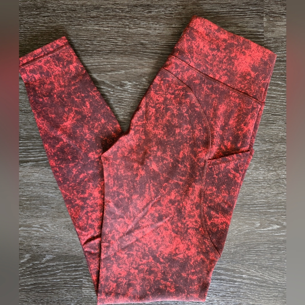 Lululemon Invigorate HR Leggings Denim Wash Red Black Size 6 28"